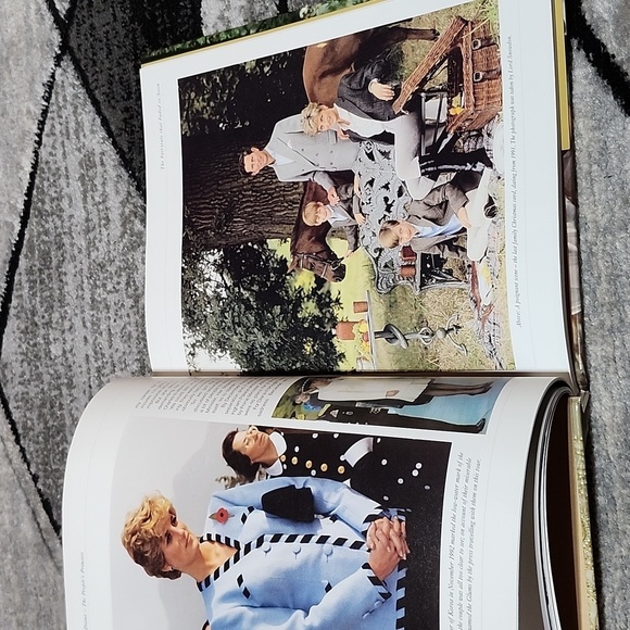 THE PEOPLE'S PRINCESS DIANA, PRINCESS OF WALES 1961-1997 HARDBACK BOOK - Picture 10 of 16